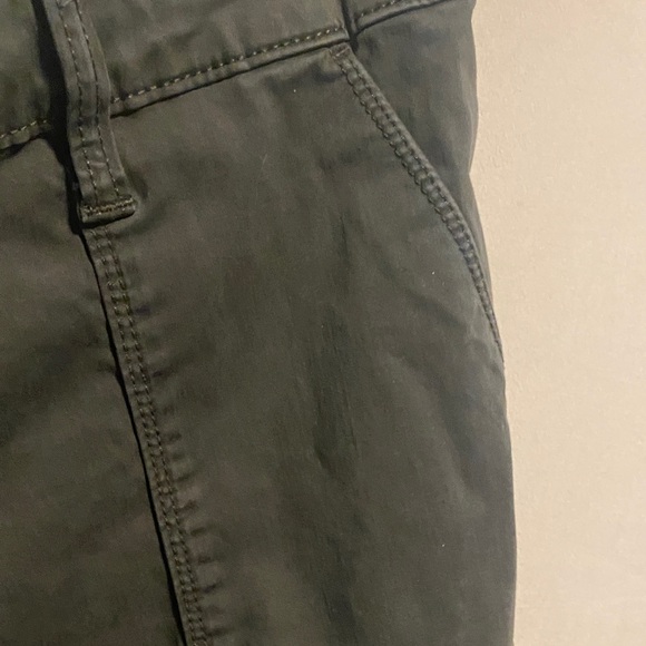 Universal Thread Dark Green Cargo Pants - Picture 4 of 9
